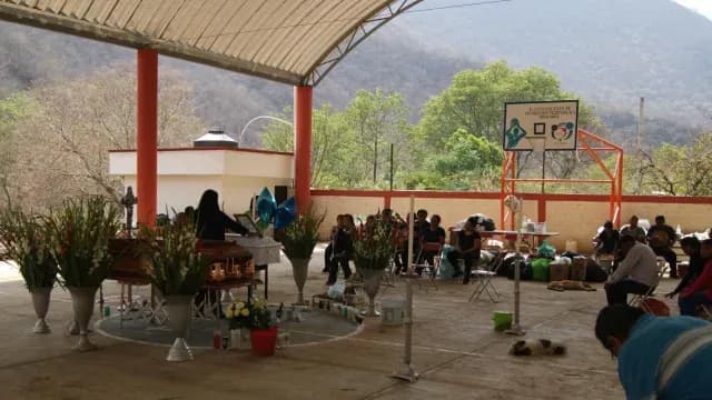 Velan a víctimas del derrumbe en San Francisco Telixtlahuaca, Oaxaca.