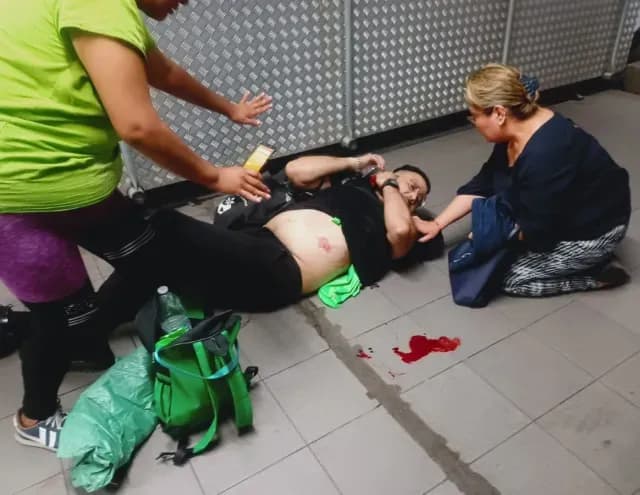 Balean a Hombre Dentro de la Estación Garibaldi de la Línea 8 del Metro CDMX
