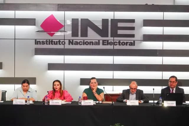 Reunión de consejeros del INE