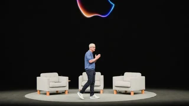 Tim Cook, CEO de Apple, durante la conferencia WWDC 2024