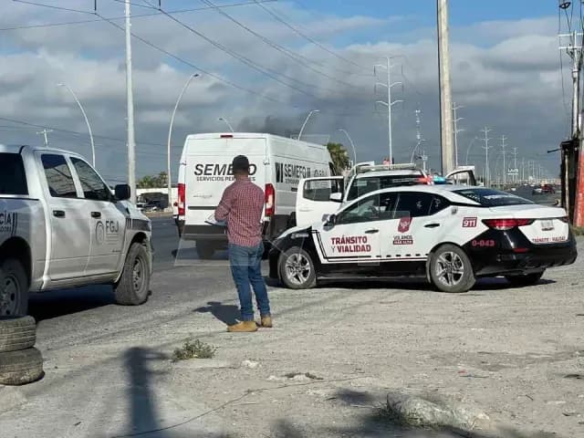 Elementos de Tránsito y la Fiscalía General de Justicia en Tamaulipas acudieron a la zona para realizar las investigaciones. Foto: N+