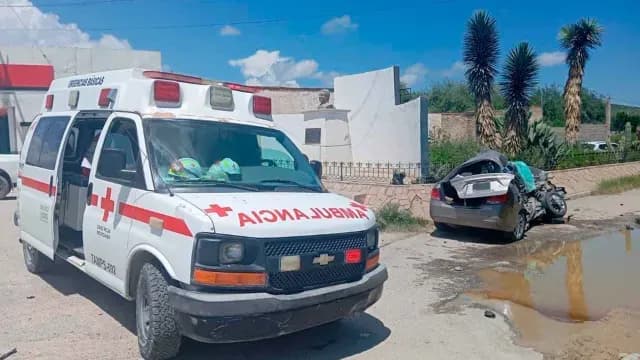 A pesar de la intervención de los paramédicos, el conductor del vehículo falleció. Foto: SSP Tamaulipas