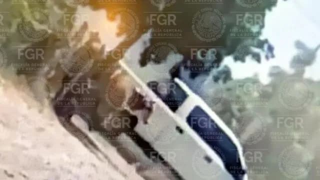 Uno de los vehículos con los que se realizó el secuestro. Foto: FGR