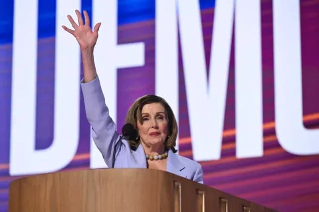 Nancy Pelosi en la Convención Demócrata de Chicago