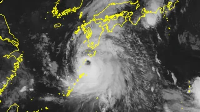Tifón Shanshan acercándose a la región de Kyushu en Japón. Foto: Agencia Meteorológica de Japón | AFP