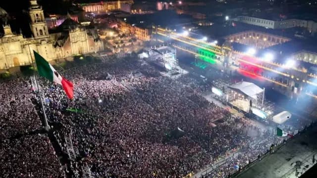 La Plaza de la Constitución lució abarrotada para el Grito de Independencia. Foto: Cuartoscuro