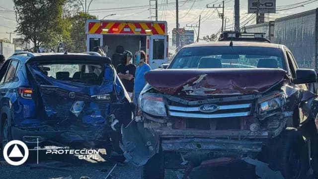 Tráiler de Lleva 10 Vehículos en la Carretera 100. Foto: PC El Marqués