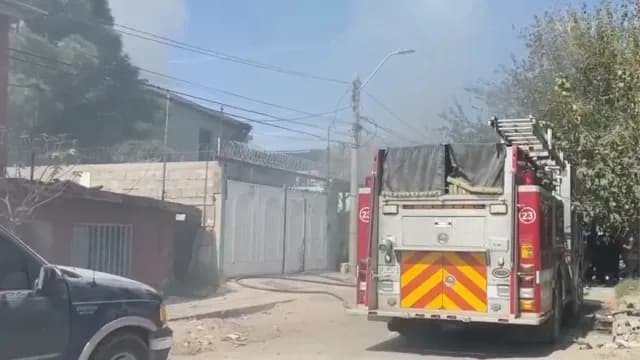Incendio Afecta Dos Casas en Colonia México 68 en Ciudad Juárez