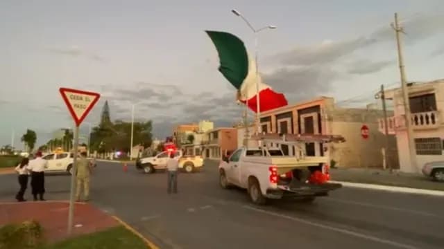Bandera Monumental se Desprende en Campeche