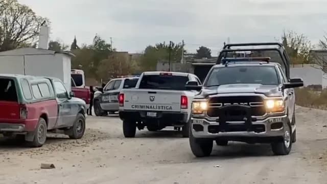 El hombre de aproximadamente 40 años fue atacado a balazos mientras conducía una camioneta blanca en las calles Toronja Roja y Zafra. Foto: N+