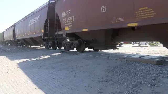 Hombre-es-Arrollado-por-el-Tren-al-Quedarse-Dormido-en-las-Vias