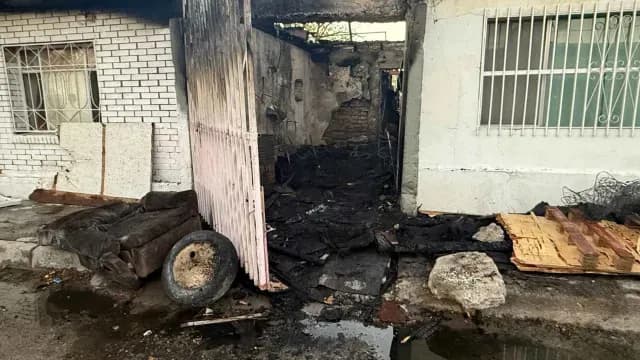 La vivienda quedó totalmente consumida por las llamas