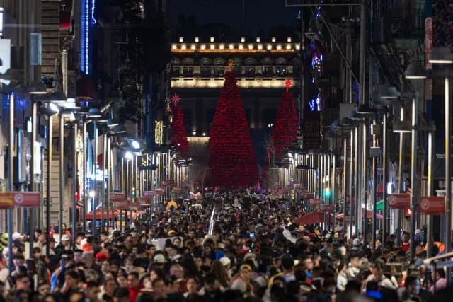 Verbena Navideña del Zócalo estará hasta el 30 de diciembre