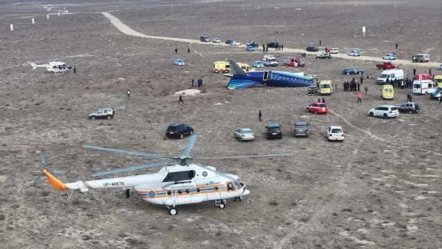 La mayoría de los pasajeros del avión eran de Azerbaiyán. Foto: Reuters