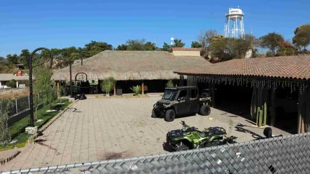 Tanque elevado de agua en casa de Ovidio Guzmán