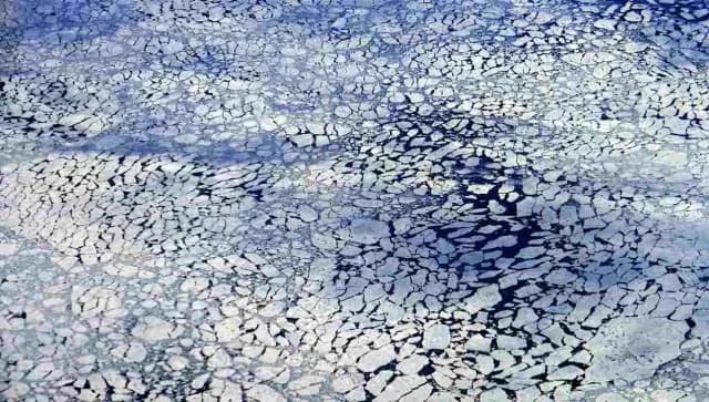 La capa de hielo de Groenlandia alcanzó su temperatura más cálida en mil años