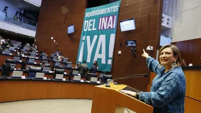 Protesta de Senadores en defensa del INAI