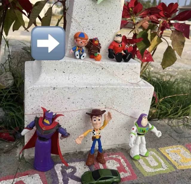 Los muñecos de Marco, hijo de Ana Cristina