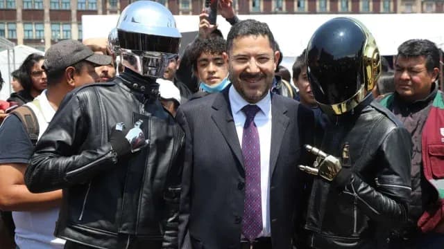 Martí Batres permitió el acceso al Zócalo a los fans de Daft Punk