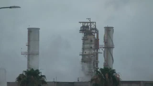 Gobierno Federal anuncia inversión para reducir contaminantes de Refinería de Cadereyta. Foto: N+