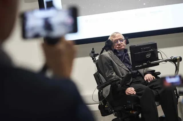 Stephen Hawking durante una presentación en sus últimos años