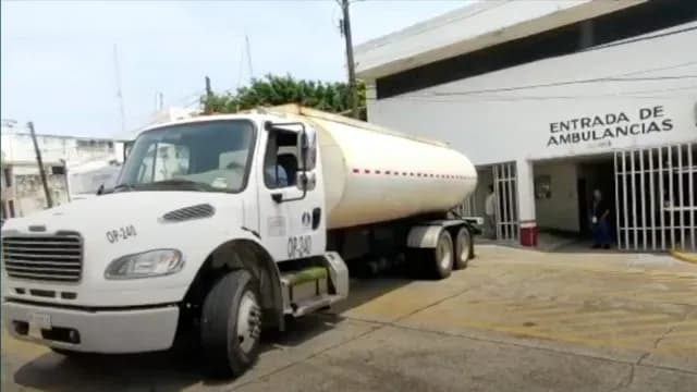 CMAS suministra agua a través de pipas en Coatzacoalcos