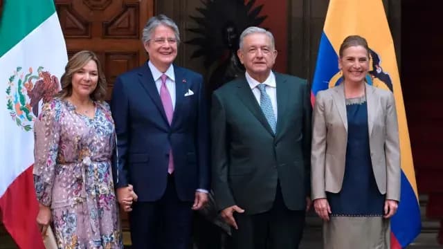María de Lourdes Alcívar Crespo, Guillermo Lasso, Andrés Manuel López Obrador y Beatriz Gutiérrez