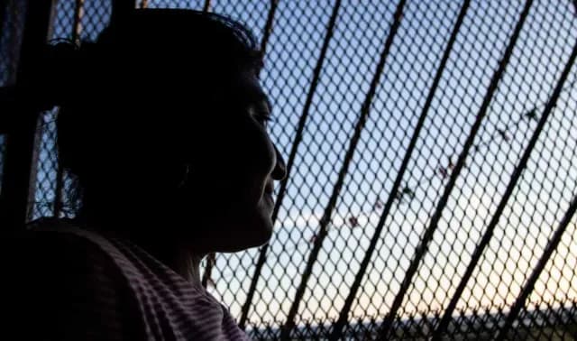 Mujeres enfrentan obstáculos cuando tratan de denunciar violencia