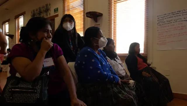 Las mujeres tienen que esperar largas horas y acudir a varios lugares para poder denunciar violencia. Foto: Cuartoscuro| Archivo