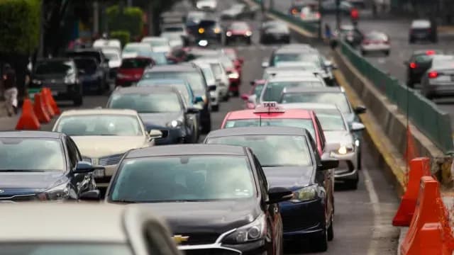 El caos vial es otro de las efectos negativos del transporte privado. Foto: Cuartoscuro
