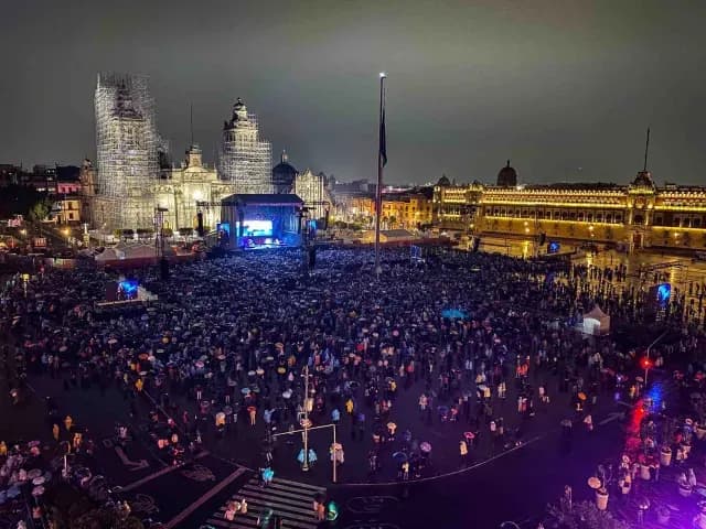 Concierto de Joan Manuel Serrat en el Zócalo de CDMX en 2022