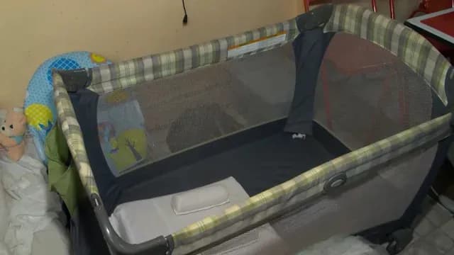 regios apoyan a familia y les brindan despensa y cuna para su hijo
