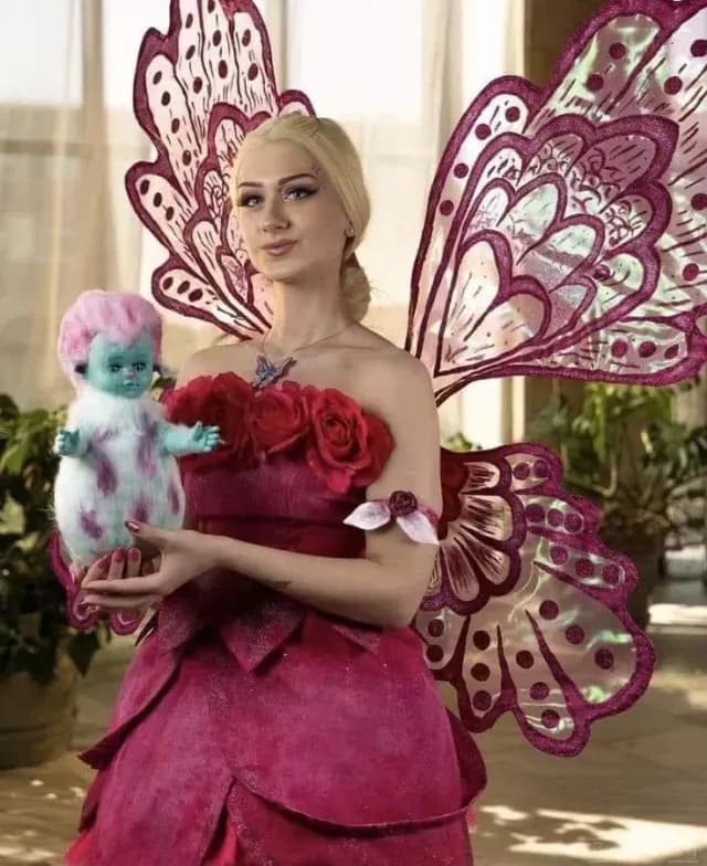 Disfrazan a Niño Dios como Personaje de Barbie