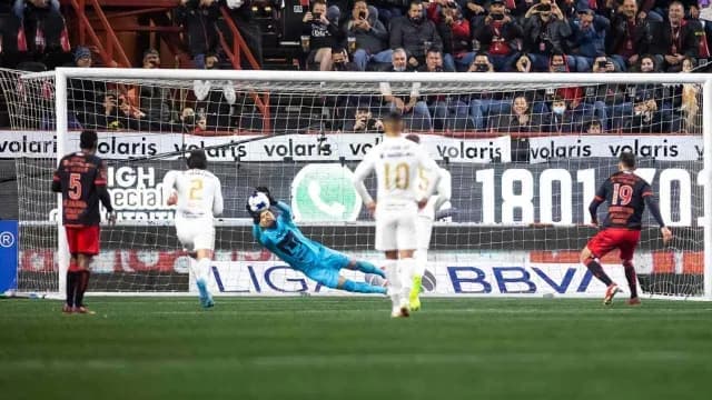 Penal Atajado por Alfredo Talavera en el Pumas vs Tijuana de 2022