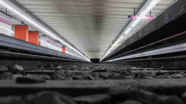 Multa por bajar a las vías del Metro en CDMX