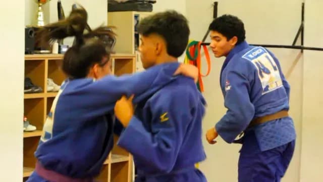 judokas entrenando para ir al mundial de judo en croacia