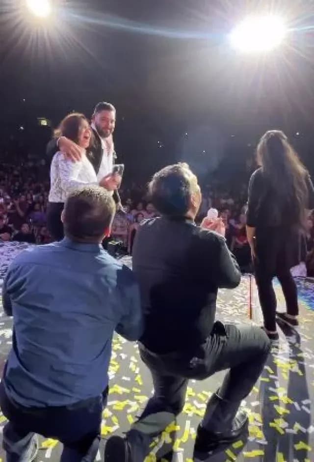 Propuesta de Matrimonio en Show de Banda MS Sale Mal