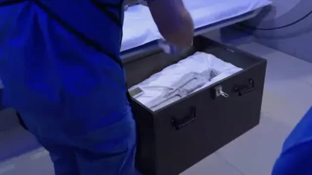 Equipo de Jaime Maussan analiza con rayos X momias de aliens