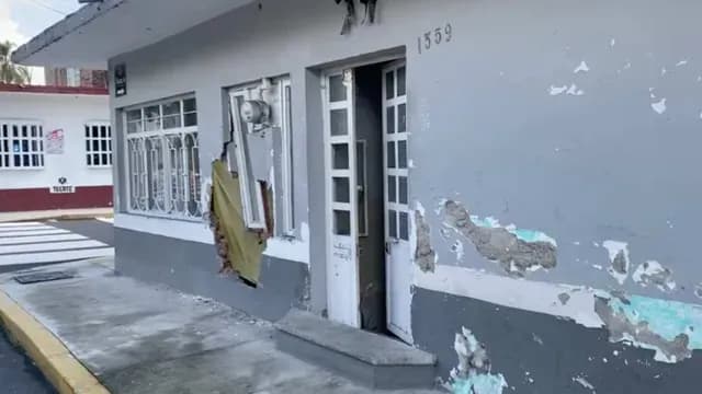 Vehículo Particular se Impacta Contra Vivienda en Orizaba