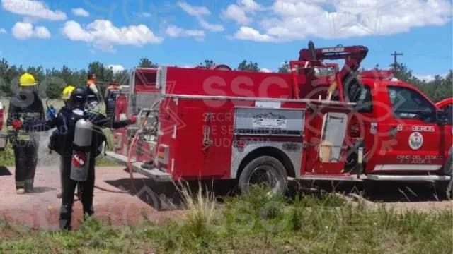 Bomberos trabajaron en el rescate. Foto: Facebook Policía Estatal de Tlaxcala SSC