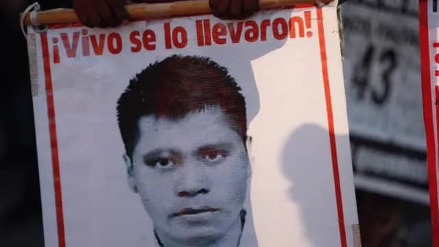 Estudiantes de la escuela Normal Rural Isidro Burgos fueron agredido y desde entonces nada se ha sabido de ellos. Foto: EFE