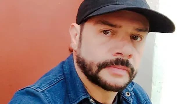 El actor Héctor Parra