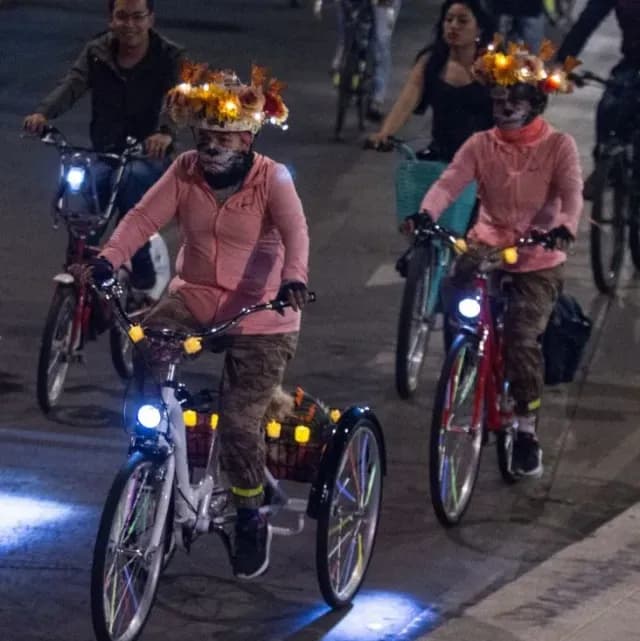 Paseo Nocturno por Día de Muertos 2023 en CDMX