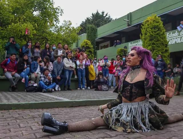Espectáculo de vogue en la UAEM