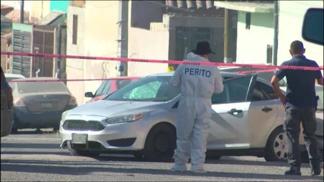 Peritos recaban pruebas tras ataque armado a elemento estatal en Tijuana, BC. Foto N+