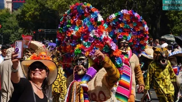 Los alebrijes son creados por artesanos y artistas mexicanos para la promoción y la difusión del arte popular