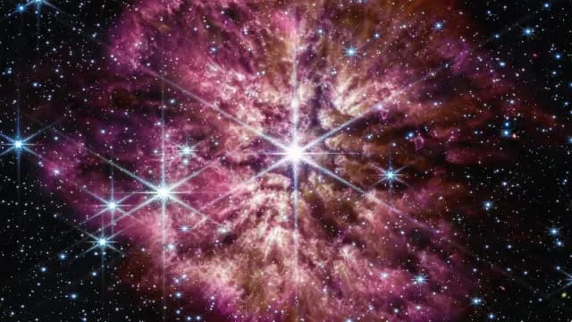 Restos de una supernova captados por el Telescopio James Webb