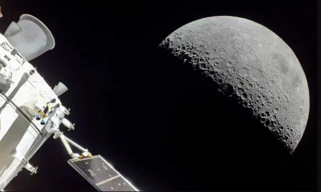 Foto de la Luna desde la nave Orion