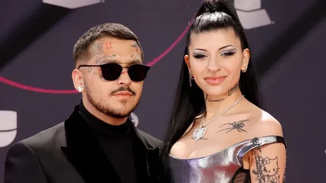 Nodal y Cazzu en la entrega del Latin Grammy