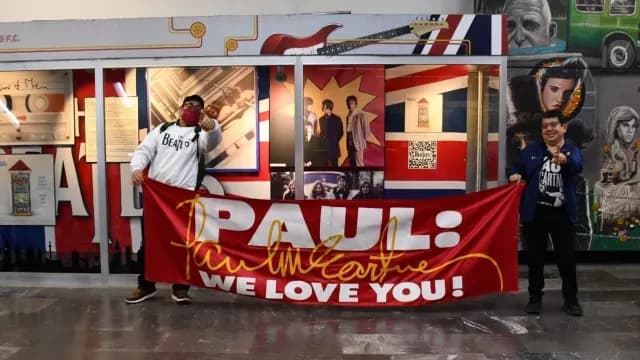 Fans Beatles Metro